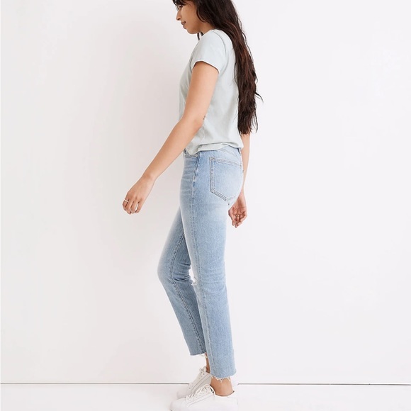 The Perfect Vintage Jean in Coney Wash: Destroyed Edition - Picture 4 of 12